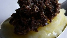 Purée de pommes de terre à la tapenade
