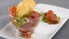 Verrine de fèves et bacon douceur de Savora , duo de poivrons au Ketchup bio