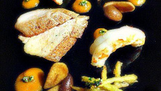 Mer et montagne de mignons et gambas façon empordaise au bouillon de volaille Ariaké