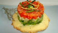 Tartare tomato-poivrons-courgettes sur sablé parmesan