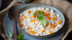 Coco riz coco (haricots cocos, lait de coco et riz parfumé, ailerons de poulet)