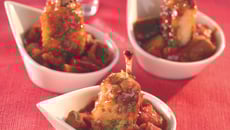 Cassolette d'ailerons de poulet Yakitori et ratatouille provençale