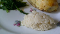 Pavé d'autruche en croûte, purée de céleri, épinards