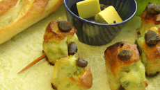 Briochettes au roquefort et fondue de poireaux aux raisins secs
