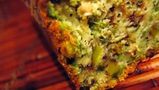 Cake à la roquette, aux noix et aux pistaches