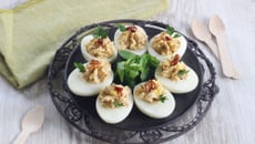 Œufs mimosa thon et wasabi