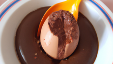 Mousse au chocolat simplissime : des œufs et du chocolat