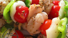 Brochettes de légumes et de noix de Saint-Jacques à l'anis