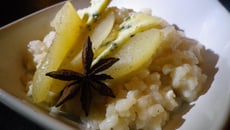 Risotto crémeux au cottage cheese et notes de badiane, poire vanillée et roquefort
