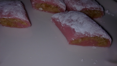 Gâteau à la pâte d'amande et au bonbon turc