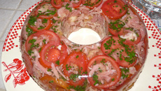 Gâteau d'œufs en gelée au jambon