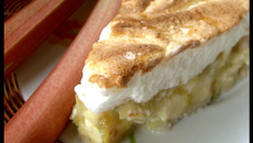 Tarte à la rhubarbe meringuée économique