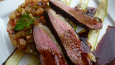 Magret de canard aux épices et ratatouille aigre-douce