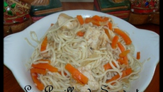 Poulet aux nouilles chinoises et carottes