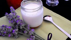 Yaourt lavande et confiture d'abricots