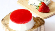Panna cotta roquefort & fraises/basilic