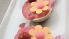 Cupcake framboise en coque de chocolat