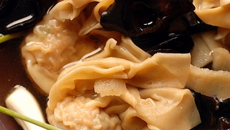 Raviolis à l'asiatique porc crevette aux champignons noirs