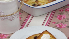Brioche Harrys and butter pudding et sa crème fouettée au St Môret®