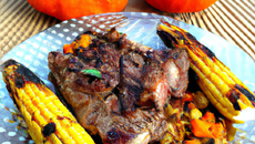 Agneau du Périgord en Barbecue Braaï, Milimil de maïs et potiron aux oignons