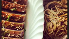 Thon mi-cuit au sésame et citron vert