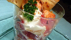 Verrine de crêpe au saumon façon basquaise