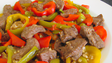 Bœuf sauté aux  poivrons