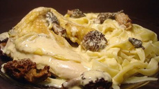 Pintade à la moutarde et aux morilles