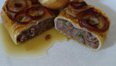 Feuilleté de boudin à la confiture de poire et oignon