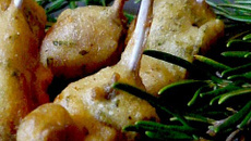 ChupaChups de lapin à la moutarde et au romarin