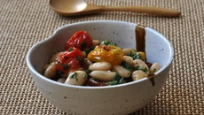 Salade de Haricots Tarbais au citron confit, cumin et tomates rôties