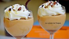 Crème à la confiture de lait sur un lit de caramel au beurre salé