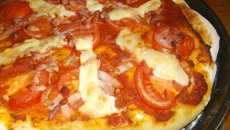 Pizza tomates lardons au companion