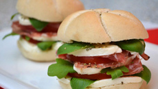 Hamburger façon caprese et coppa