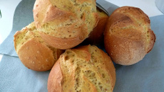 Petites boules de pains au sésame et curcuma