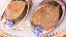 Ormeaux au beurre mousseux