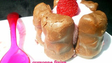 Charlotte aux oursonnes fraises et sa mousse framboise