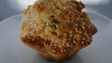 Muffin St Marcellin bacon crumble parmesan romarin