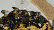 Moules à la bière et aux lardons