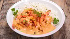 Crevettes à l’ail et lait de coco façon curry