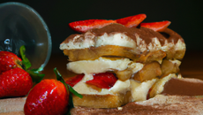 Tiramisu léger avec beaucoup de fraises
