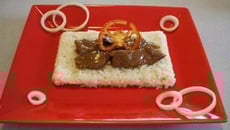 Bœuf au saté épicé, chips de tomate ! Pour 4