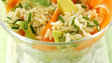 Salade  de riz à l'avocat et saumon fumé (spécial salade)