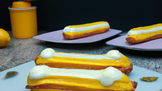Éclairs à la mousse de mangue, gelée de coco