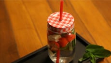 Détox water à la fraise
