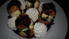 Profiteroles glacées à la vanille