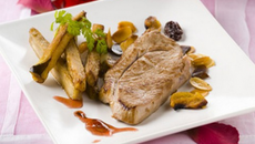 Steak d'agneau aux amandes et aubergines