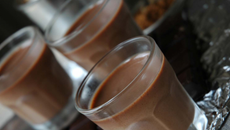 Petites crèmes au chocolat parfumées aux épices à speculoos (sans œuf)