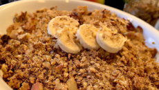 Crumble aux bananes, pommes et spéculoos