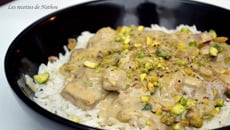 Piccata de veau, sauce crémeuse aux chicons, roquefort et pistaches